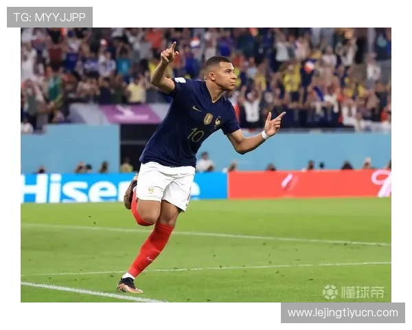 懂球帝体育：深度解读足球明星的成长故事与职业生涯发展